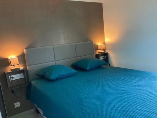 Appartement Village Naturiste - Port-nature 4 Coursives Vue - Le Point G.